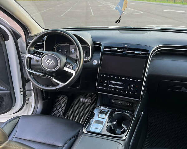 Білий Хендай Туксон, об'ємом двигуна 2 л та пробігом 168 тис. км за 25900 $, фото 22 на Automoto.ua