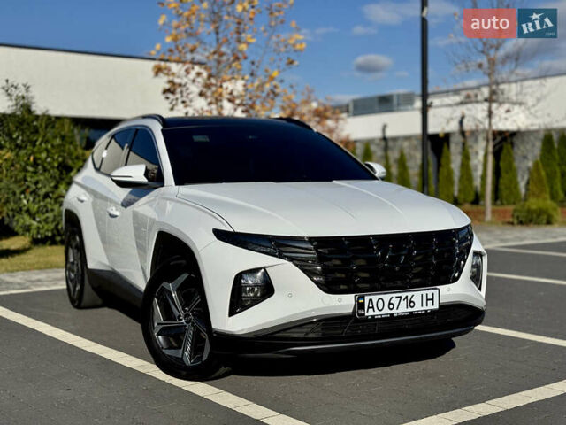 Белый Хендай Туксон, объемом двигателя 2 л и пробегом 147 тыс. км за 23700 $, фото 2 на Automoto.ua