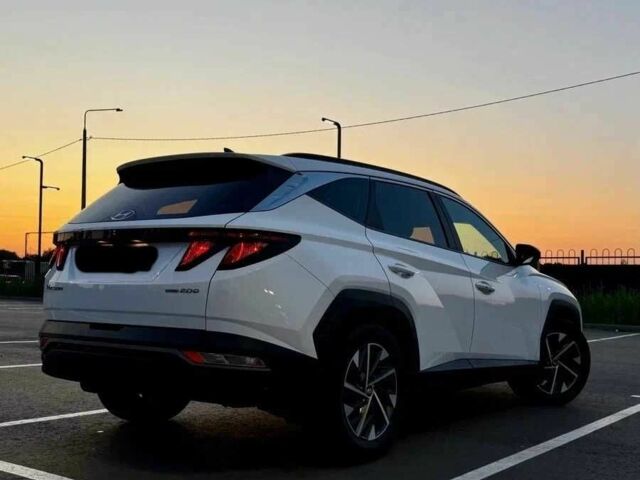 Білий Хендай Туксон, об'ємом двигуна 2 л та пробігом 65 тис. км за 21000 $, фото 4 на Automoto.ua