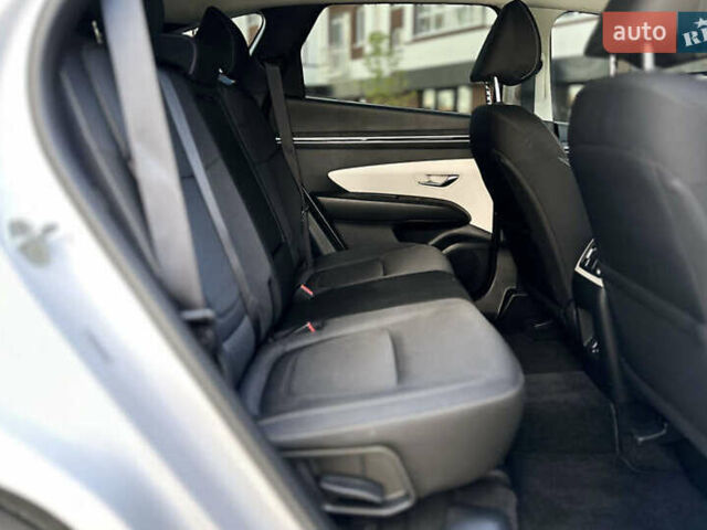 Белый Хендай Туксон, объемом двигателя 2.5 л и пробегом 47 тыс. км за 30000 $, фото 41 на Automoto.ua