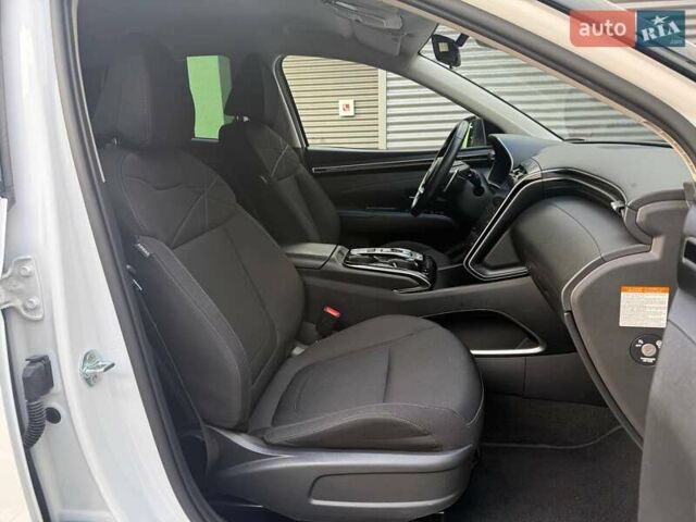 Белый Хендай Туксон, объемом двигателя 1.6 л и пробегом 69 тыс. км за 28990 $, фото 9 на Automoto.ua