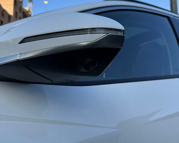 Белый Хендай Туксон, объемом двигателя 2 л и пробегом 58 тыс. км за 26900 $, фото 14 на Automoto.ua