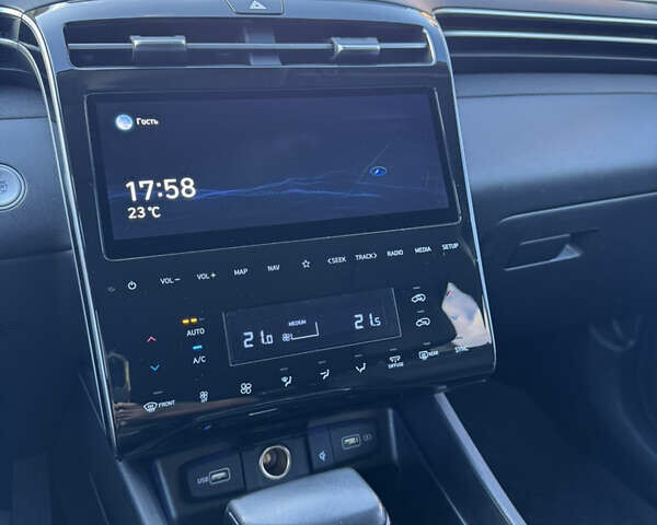 Белый Хендай Туксон, объемом двигателя 2 л и пробегом 58 тыс. км за 26900 $, фото 34 на Automoto.ua