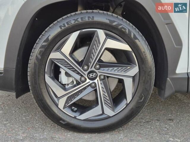 Білий Хендай Туксон, об'ємом двигуна 1.6 л та пробігом 42 тис. км за 32500 $, фото 83 на Automoto.ua