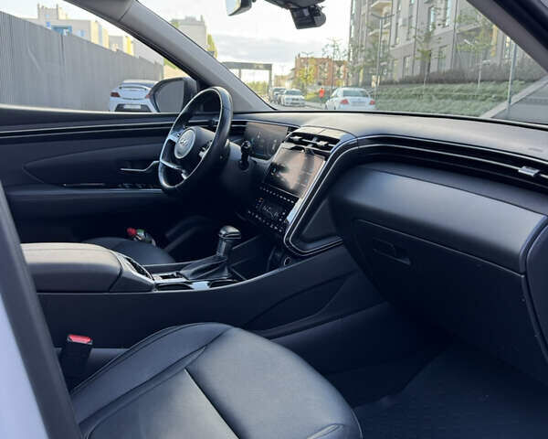 Белый Хендай Туксон, объемом двигателя 2 л и пробегом 58 тыс. км за 26900 $, фото 48 на Automoto.ua