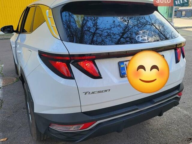 Белый Хендай Туксон, объемом двигателя 2 л и пробегом 108 тыс. км за 27999 $, фото 26 на Automoto.ua