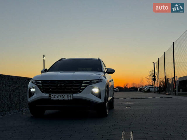 Белый Хендай Туксон, объемом двигателя 2 л и пробегом 147 тыс. км за 23700 $, фото 124 на Automoto.ua