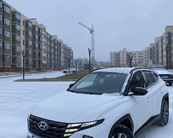 Белый Хендай Туксон, объемом двигателя 1.6 л и пробегом 60 тыс. км за 34500 $, фото 5 на Automoto.ua