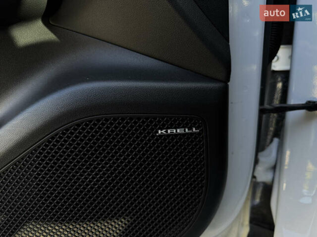 Белый Хендай Туксон, объемом двигателя 2 л и пробегом 147 тыс. км за 23700 $, фото 103 на Automoto.ua