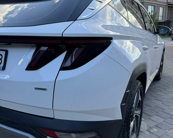 Белый Хендай Туксон, объемом двигателя 2 л и пробегом 58 тыс. км за 26900 $, фото 9 на Automoto.ua