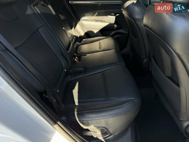 Белый Хендай Туксон, объемом двигателя 2 л и пробегом 147 тыс. км за 23700 $, фото 74 на Automoto.ua