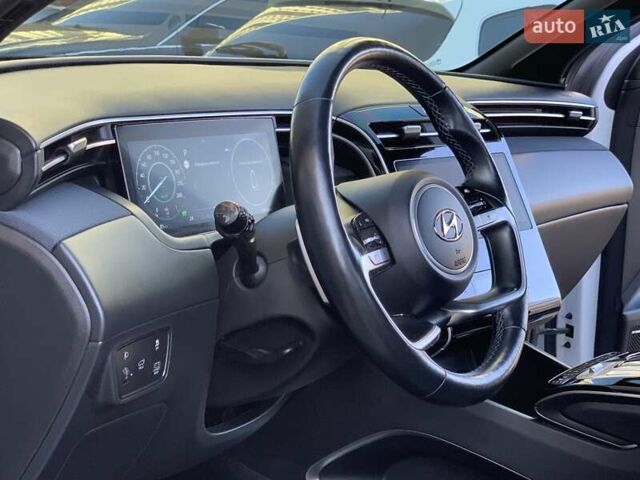 Белый Хендай Туксон, объемом двигателя 1.6 л и пробегом 97 тыс. км за 32800 $, фото 43 на Automoto.ua