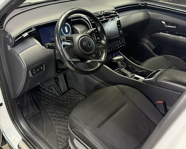 Белый Хендай Туксон, объемом двигателя 2 л и пробегом 96 тыс. км за 23500 $, фото 10 на Automoto.ua