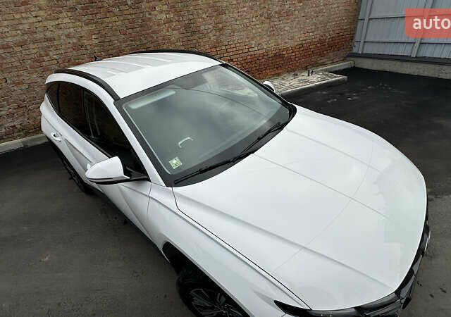 Белый Хендай Туксон, объемом двигателя 2 л и пробегом 123 тыс. км за 22800 $, фото 31 на Automoto.ua