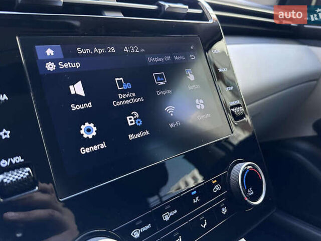Белый Хендай Туксон, объемом двигателя 2.5 л и пробегом 47 тыс. км за 30000 $, фото 35 на Automoto.ua