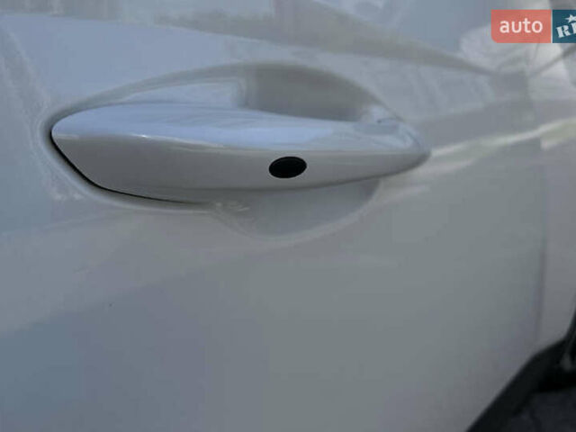 Белый Хендай Туксон, объемом двигателя 2.5 л и пробегом 47 тыс. км за 30000 $, фото 22 на Automoto.ua