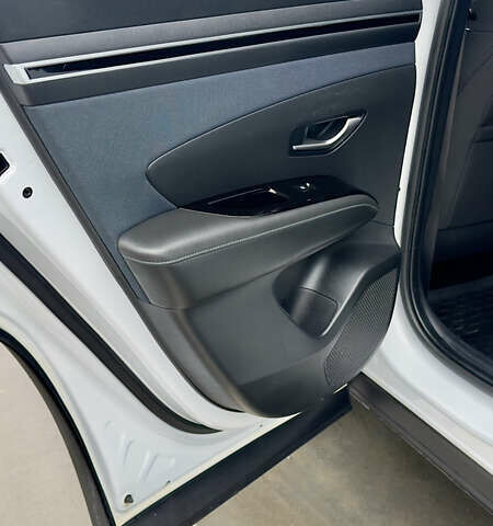 Білий Хендай Туксон, об'ємом двигуна 2 л та пробігом 67 тис. км за 24500 $, фото 30 на Automoto.ua