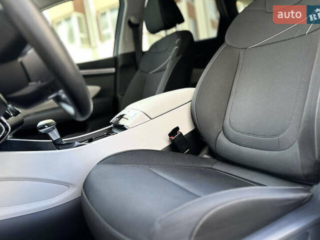 Белый Хендай Туксон, объемом двигателя 2.5 л и пробегом 47 тыс. км за 30000 $, фото 27 на Automoto.ua