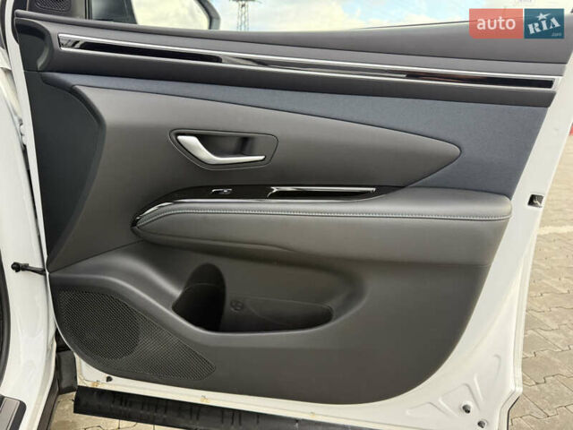 Белый Хендай Туксон, объемом двигателя 2 л и пробегом 41 тыс. км за 24650 $, фото 23 на Automoto.ua