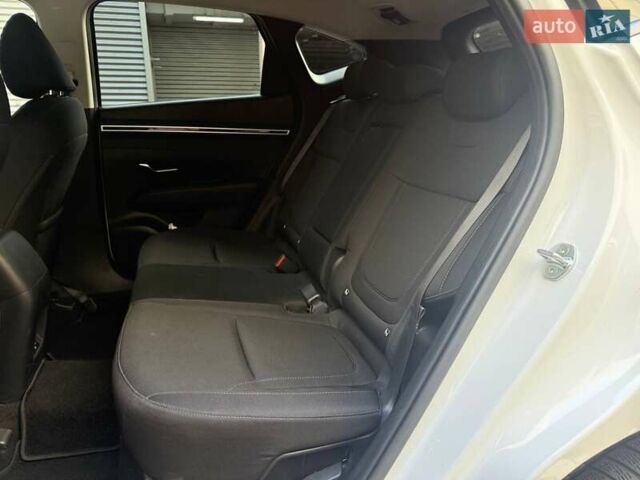 Белый Хендай Туксон, объемом двигателя 1.6 л и пробегом 69 тыс. км за 28990 $, фото 7 на Automoto.ua