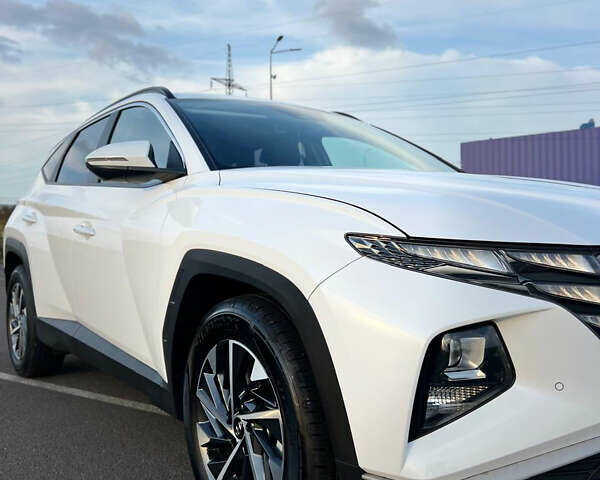 Білий Хендай Туксон, об'ємом двигуна 2 л та пробігом 168 тис. км за 25900 $, фото 4 на Automoto.ua