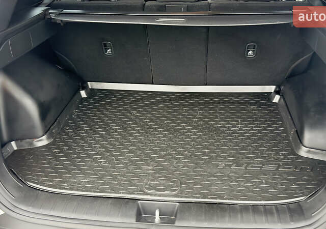 Білий Хендай Туксон, об'ємом двигуна 2 л та пробігом 67 тис. км за 24500 $, фото 52 на Automoto.ua