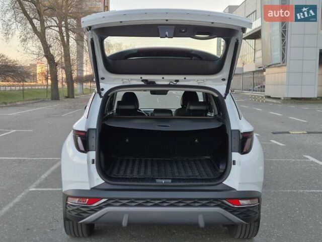 Білий Хендай Туксон, об'ємом двигуна 1.6 л та пробігом 42 тис. км за 32500 $, фото 25 на Automoto.ua