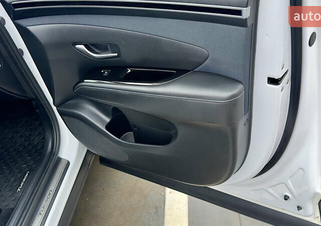 Білий Хендай Туксон, об'ємом двигуна 2 л та пробігом 67 тис. км за 24500 $, фото 40 на Automoto.ua