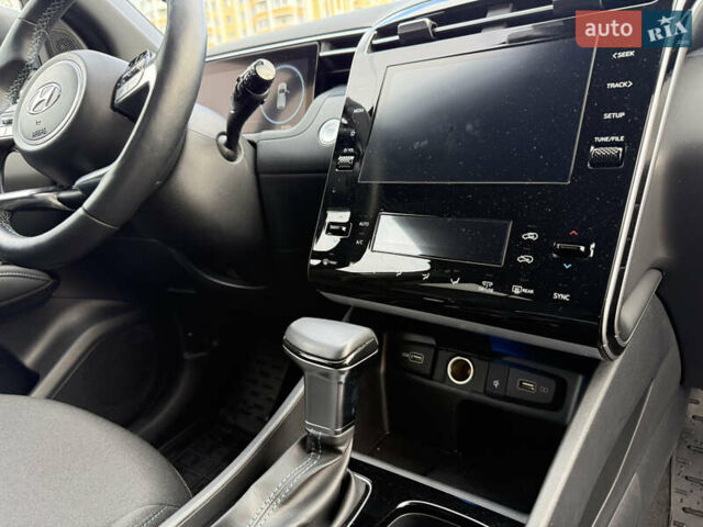 Белый Хендай Туксон, объемом двигателя 2 л и пробегом 41 тыс. км за 24650 $, фото 26 на Automoto.ua