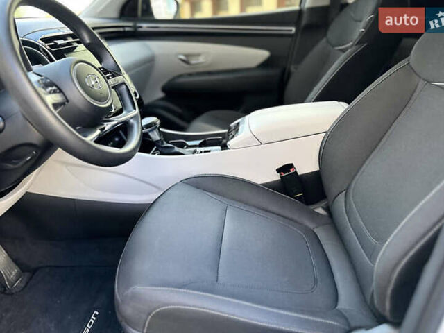 Белый Хендай Туксон, объемом двигателя 2.5 л и пробегом 47 тыс. км за 30000 $, фото 26 на Automoto.ua