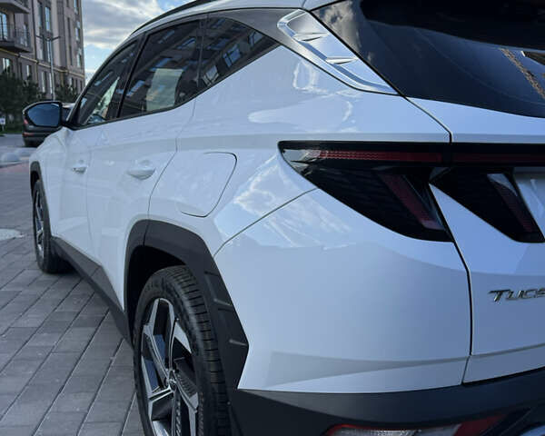 Белый Хендай Туксон, объемом двигателя 2 л и пробегом 58 тыс. км за 26900 $, фото 10 на Automoto.ua