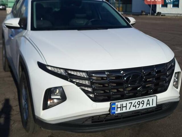 Белый Хендай Туксон, объемом двигателя 2 л и пробегом 108 тыс. км за 27999 $, фото 1 на Automoto.ua