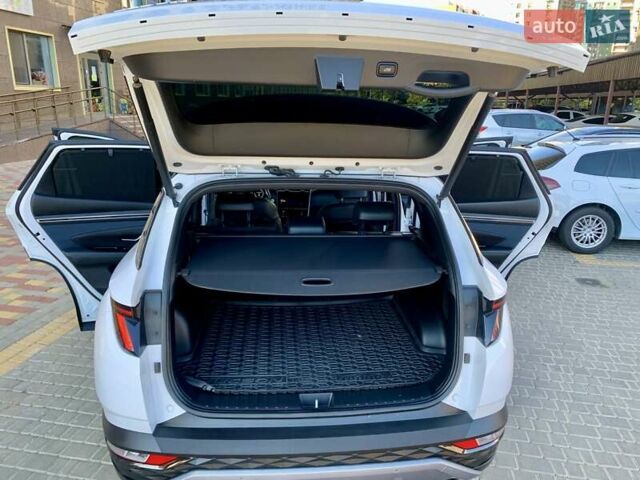 Белый Хендай Туксон, объемом двигателя 1.6 л и пробегом 97 тыс. км за 32800 $, фото 45 на Automoto.ua