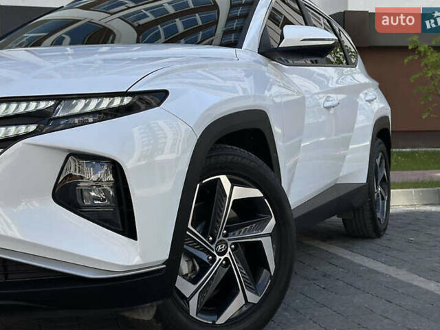 Белый Хендай Туксон, объемом двигателя 2.5 л и пробегом 47 тыс. км за 30000 $, фото 7 на Automoto.ua