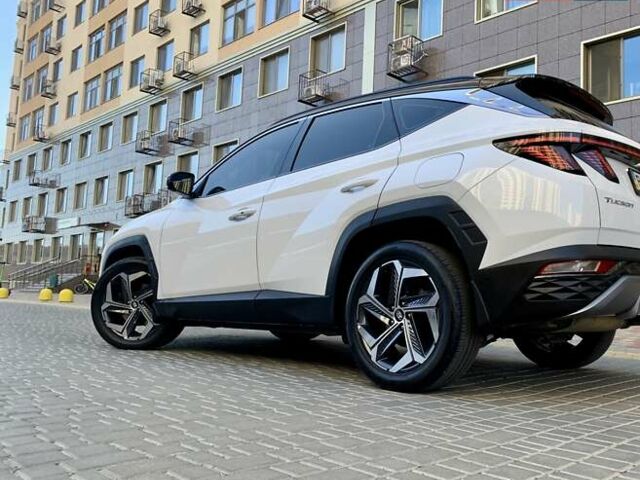 Белый Хендай Туксон, объемом двигателя 1.6 л и пробегом 97 тыс. км за 32800 $, фото 7 на Automoto.ua