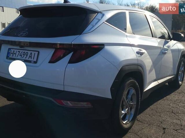 Белый Хендай Туксон, объемом двигателя 2 л и пробегом 108 тыс. км за 27999 $, фото 4 на Automoto.ua