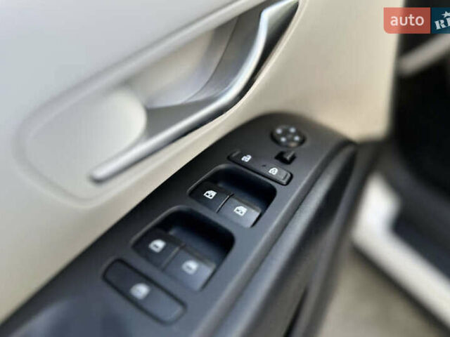 Белый Хендай Туксон, объемом двигателя 2.5 л и пробегом 47 тыс. км за 30000 $, фото 24 на Automoto.ua