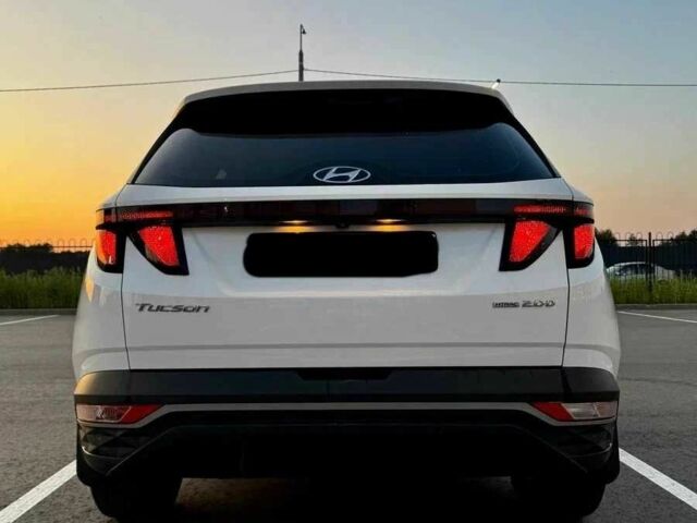 Білий Хендай Туксон, об'ємом двигуна 2 л та пробігом 65 тис. км за 21000 $, фото 5 на Automoto.ua