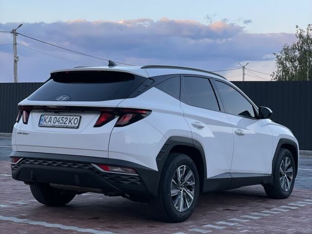 Белый Хендай Туксон, объемом двигателя 2 л и пробегом 36 тыс. км за 23900 $, фото 4 на Automoto.ua