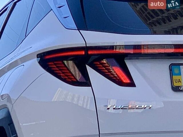 Белый Хендай Туксон, объемом двигателя 1.6 л и пробегом 97 тыс. км за 32800 $, фото 11 на Automoto.ua