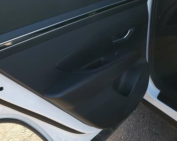 Белый Хендай Туксон, объемом двигателя 2 л и пробегом 108 тыс. км за 27999 $, фото 13 на Automoto.ua