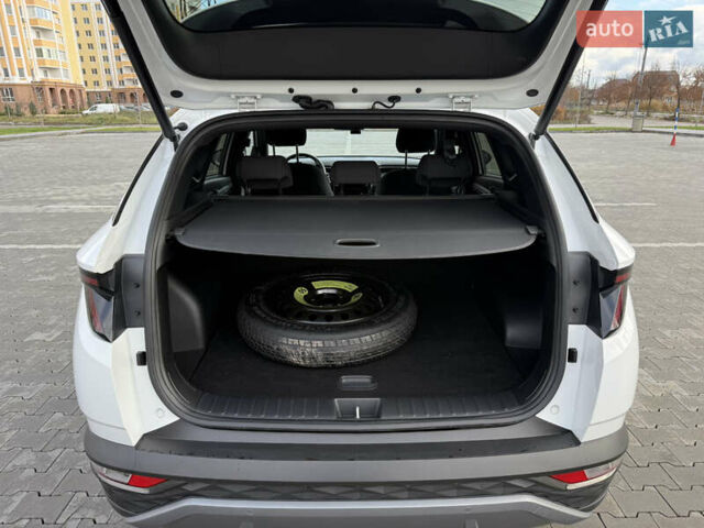 Белый Хендай Туксон, объемом двигателя 2 л и пробегом 41 тыс. км за 24650 $, фото 19 на Automoto.ua