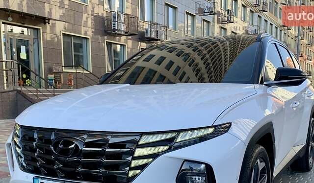Белый Хендай Туксон, объемом двигателя 1.6 л и пробегом 97 тыс. км за 32800 $, фото 5 на Automoto.ua