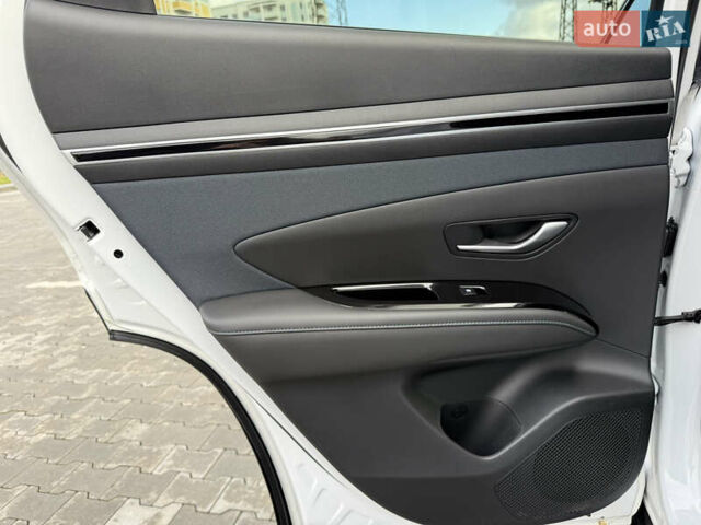 Белый Хендай Туксон, объемом двигателя 2 л и пробегом 41 тыс. км за 24650 $, фото 17 на Automoto.ua