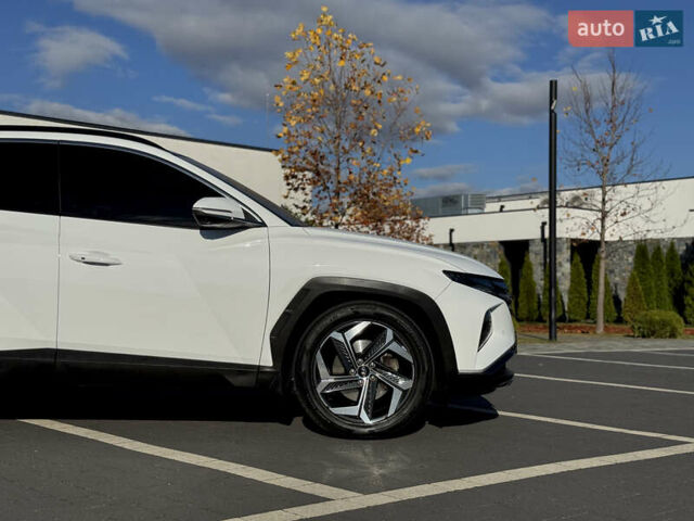 Белый Хендай Туксон, объемом двигателя 2 л и пробегом 147 тыс. км за 23700 $, фото 101 на Automoto.ua