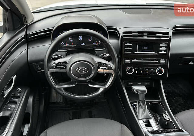 Белый Хендай Туксон, объемом двигателя 2 л и пробегом 123 тыс. км за 22800 $, фото 43 на Automoto.ua