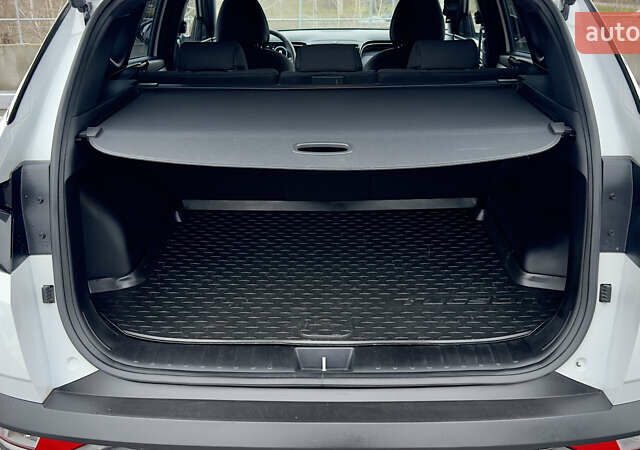 Білий Хендай Туксон, об'ємом двигуна 2 л та пробігом 67 тис. км за 24500 $, фото 50 на Automoto.ua