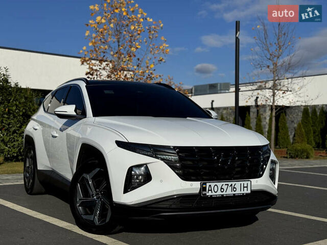 Белый Хендай Туксон, объемом двигателя 2 л и пробегом 147 тыс. км за 23700 $, фото 1 на Automoto.ua