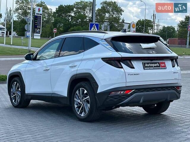 Білий Хендай Туксон, об'ємом двигуна 1.6 л та пробігом 47 тис. км за 33290 $, фото 6 на Automoto.ua
