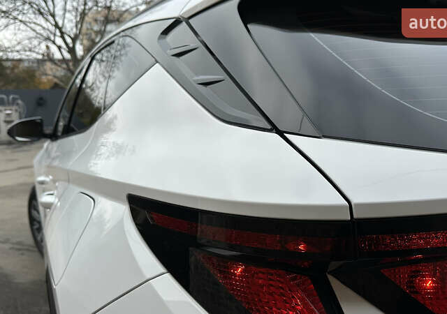 Белый Хендай Туксон, объемом двигателя 2 л и пробегом 123 тыс. км за 22800 $, фото 27 на Automoto.ua